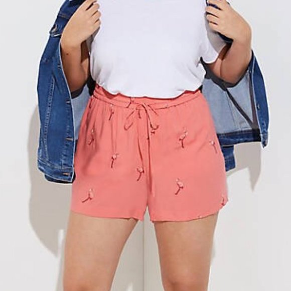 LOFT Pants - Loft PLUS coral shorts with flamingos